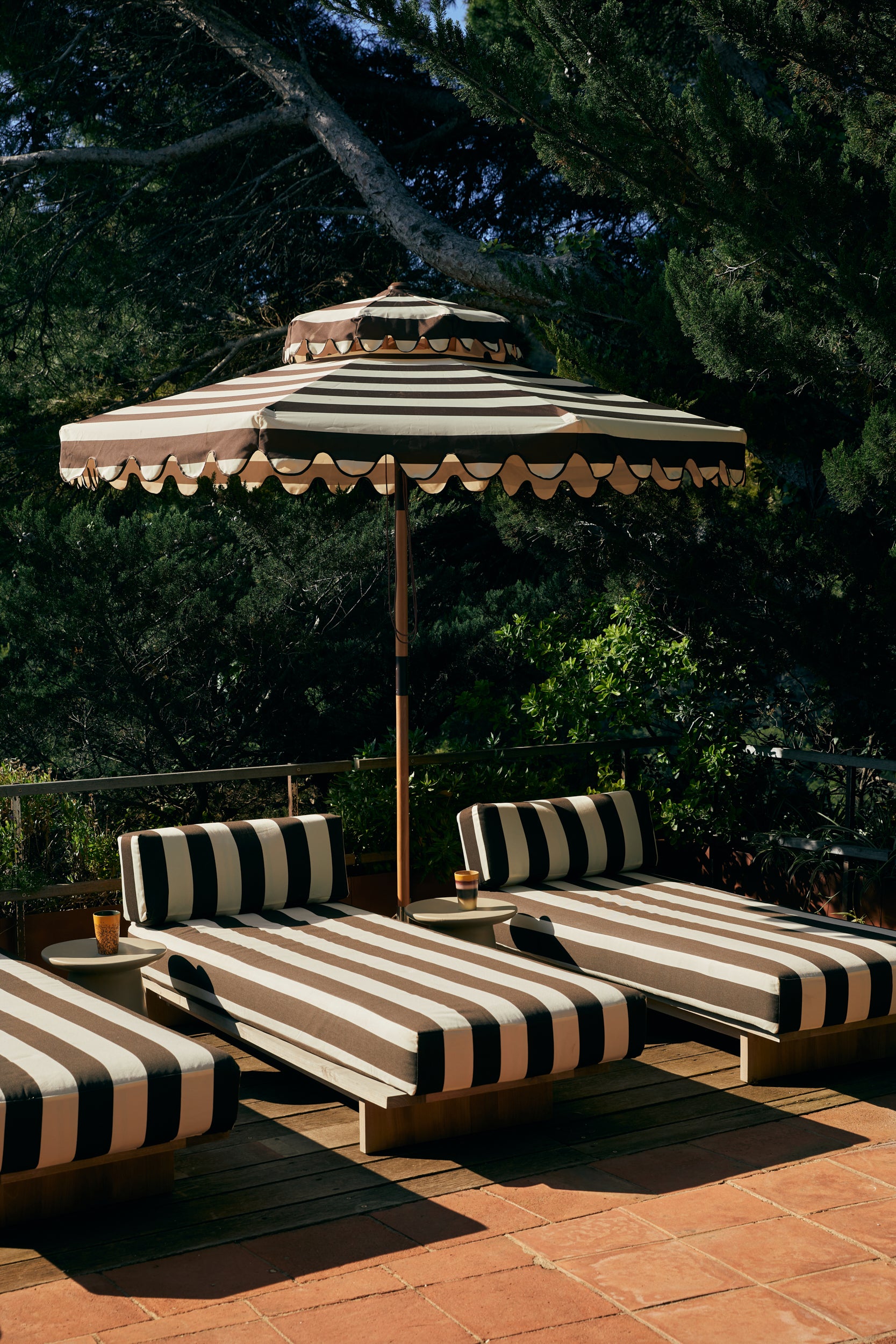 Striped Patio Umbrella Stracciatella – House of Orange