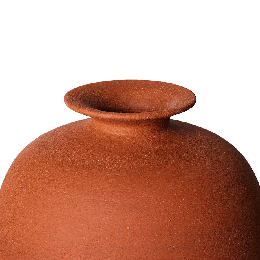 HK Objects: terracotta vase - House of Orange